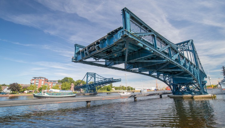 Kaiser-Wilhelm- Brücke geöffnet